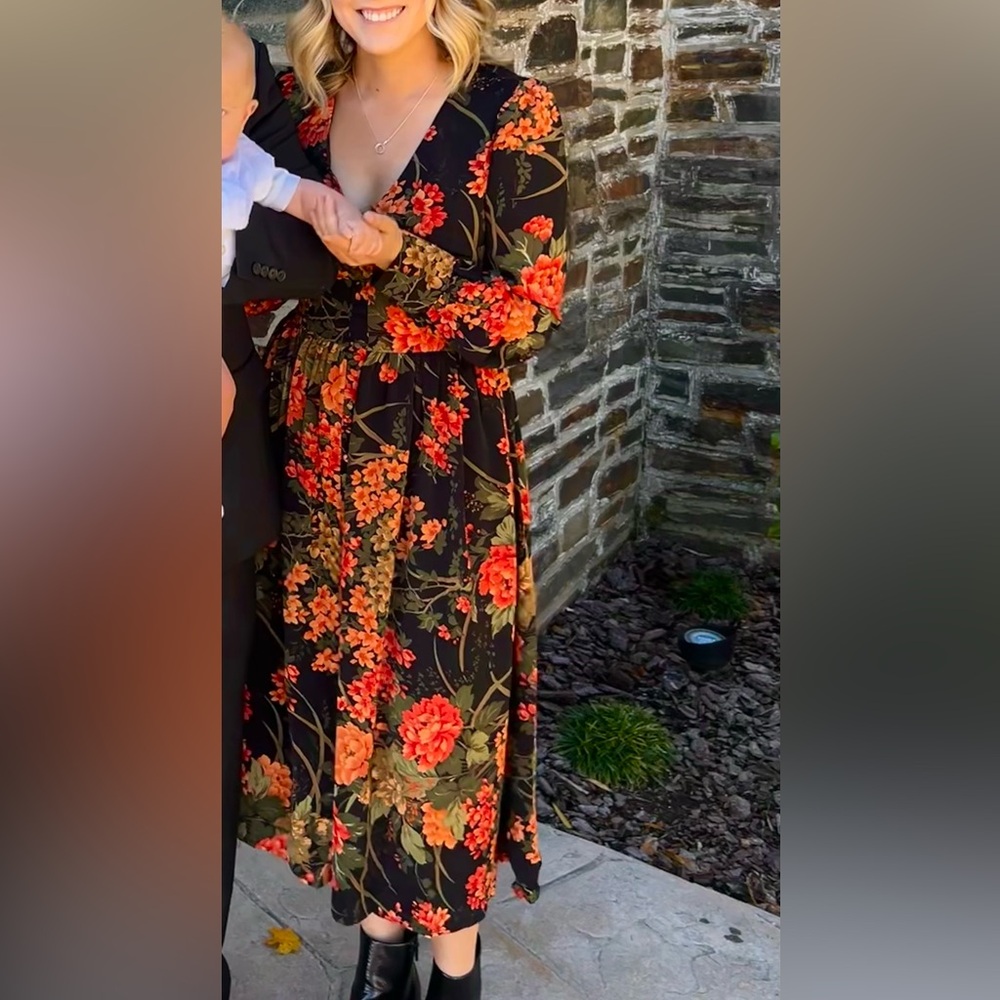 Vestique Long Sleeve Midi Dress